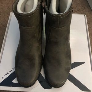 Women’s Anne Klein Boots Never Worn Real Leather!!